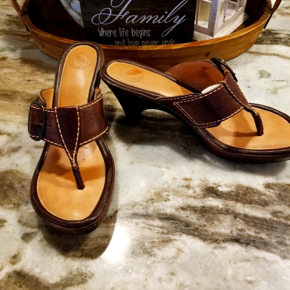 Nurture leather heeled Buckle sandals